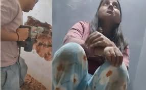 राजस्थान : उदयपुर में ढाई घंटे तक लिफ्ट में फंसी रही महिला, ड्रिल मशीन से दीवार तोड़ निकाला