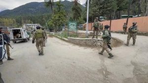मणिपुर हिंसा: मणिपुर के एक गांव में उग्रवादियों की गोलीबारी में एक महिला समेत चार लोगों की मौत, सुरक्षा बढ़ाई गई