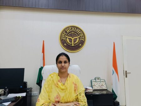 दीपावली पर अवैध पटाखा भंडारण पर होगी सख्त कार्रवाई, DM निधि गुप्ता वत्स ने दिए कड़े निर्देश