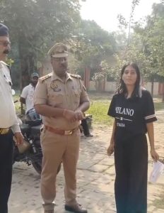 फतेहपुर पुलिस ने दिल जीता: परीक्षा देने आई छात्रा को समय से केंद्र तक पहुंचाया, SP ने किया ₹5000 इनाम का ऐलान