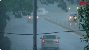 मौसम अलर्ट: दिल्ली-NCR में बारिश और बूंदाबांदी, मौसम विभाग ने येलो अलर्ट जारी किया।
